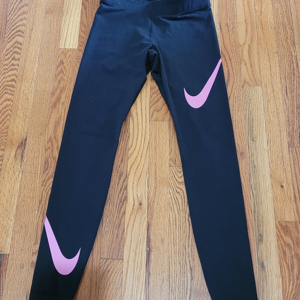 Nike Kids Leggings in Black with Pink Swoosh